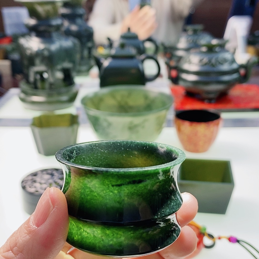 和田玉（青玉）摆件未镶嵌微瑕竹节