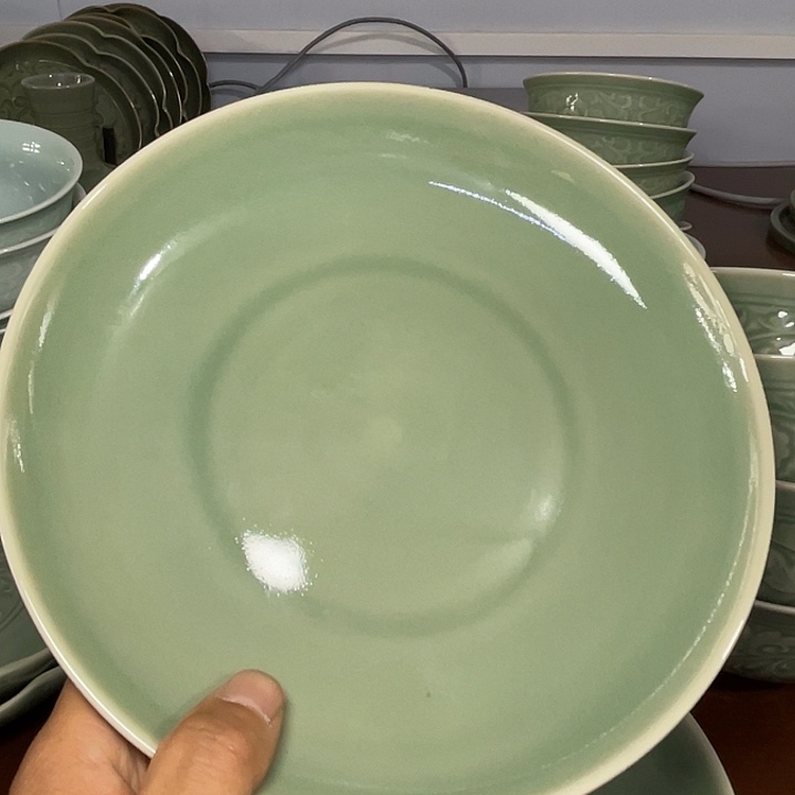 瓷微瑕素面盘 1 只