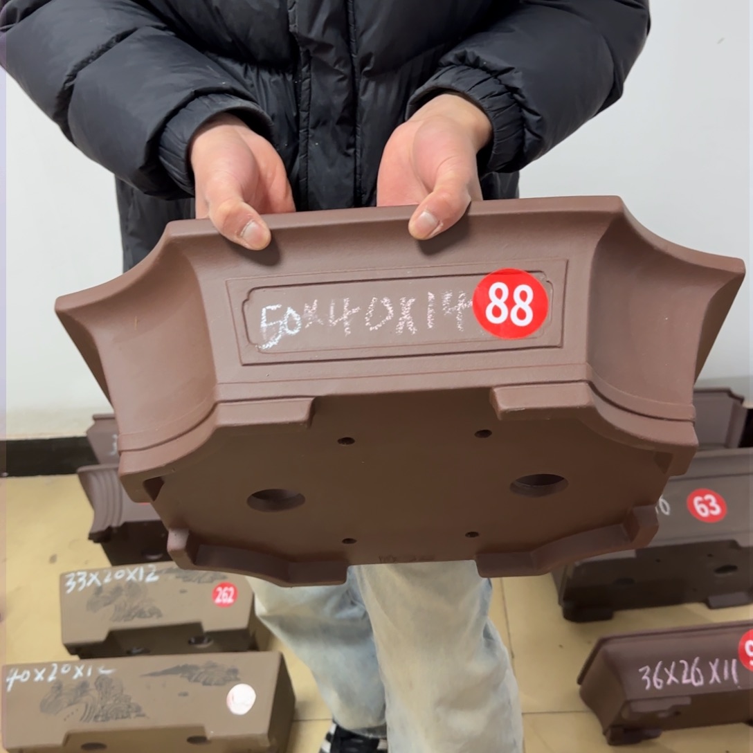 紫砂花盆呜呜呜呜