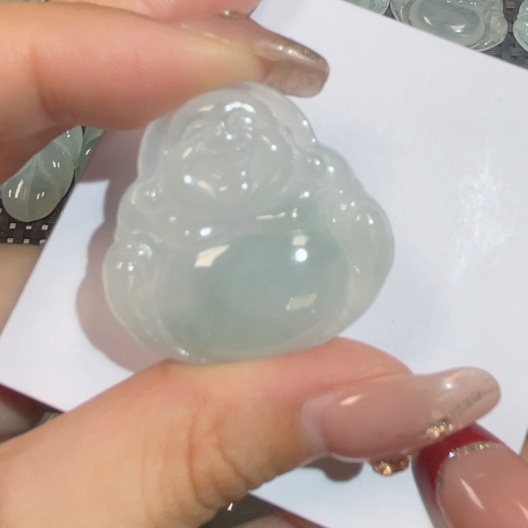 翡翠颈饰未镶嵌佛公