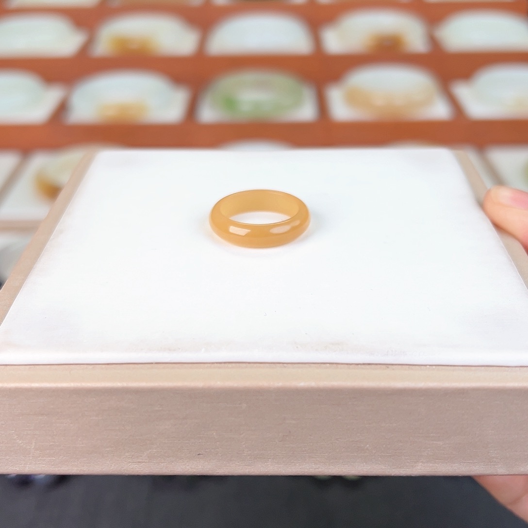 和田玉戒圈未镶嵌w***e和田玉戒圈