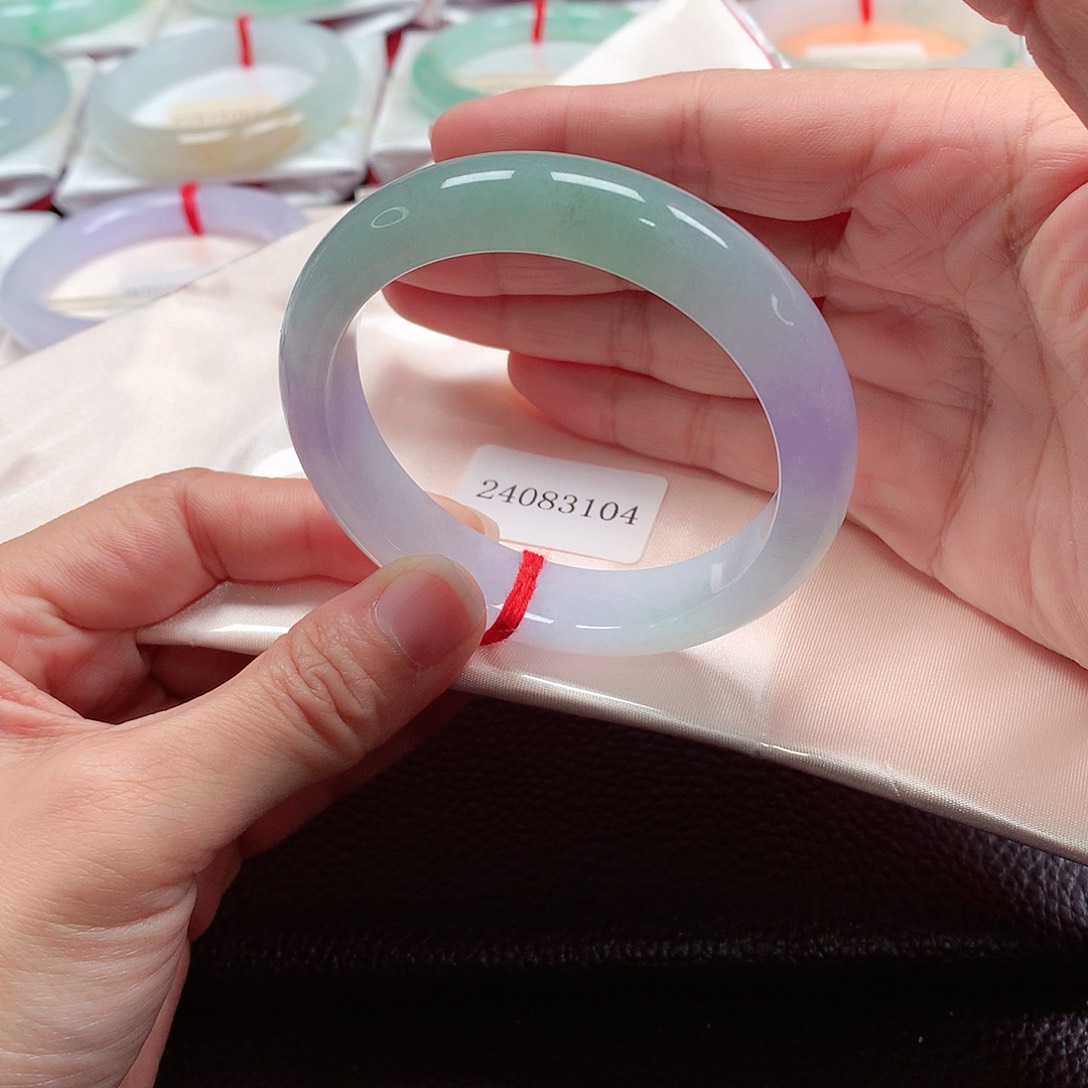 翡翠手镯未镶嵌天然A货翡翠手镯