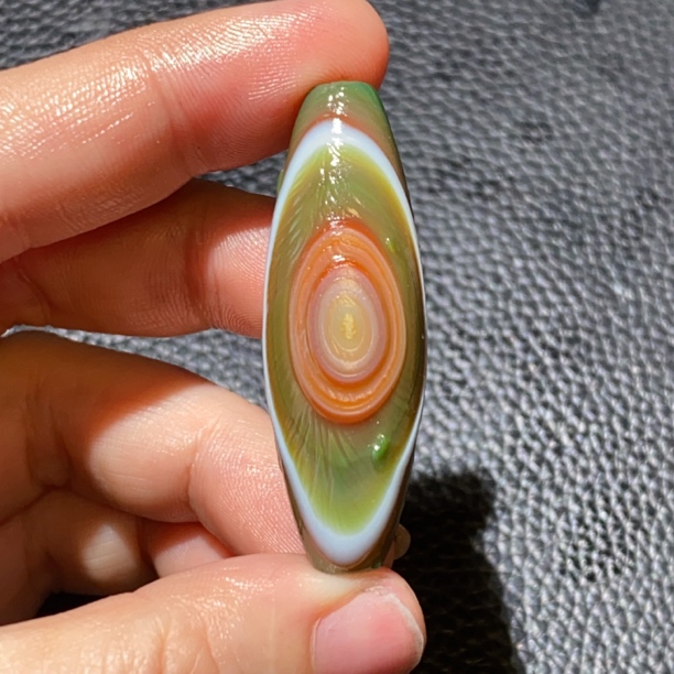 阿拉善花眼玛瑙天珠七彩俏色吊坠(正反面)