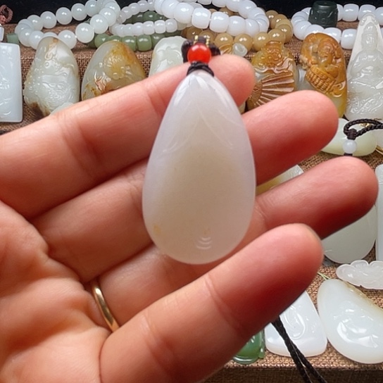 和田玉颈饰未镶嵌