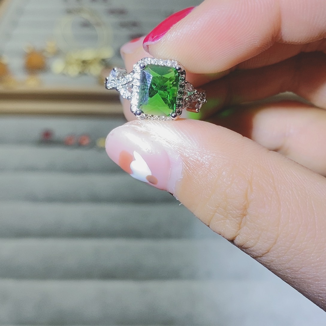 【闪购商品】托帕石耳饰银S925镶嵌