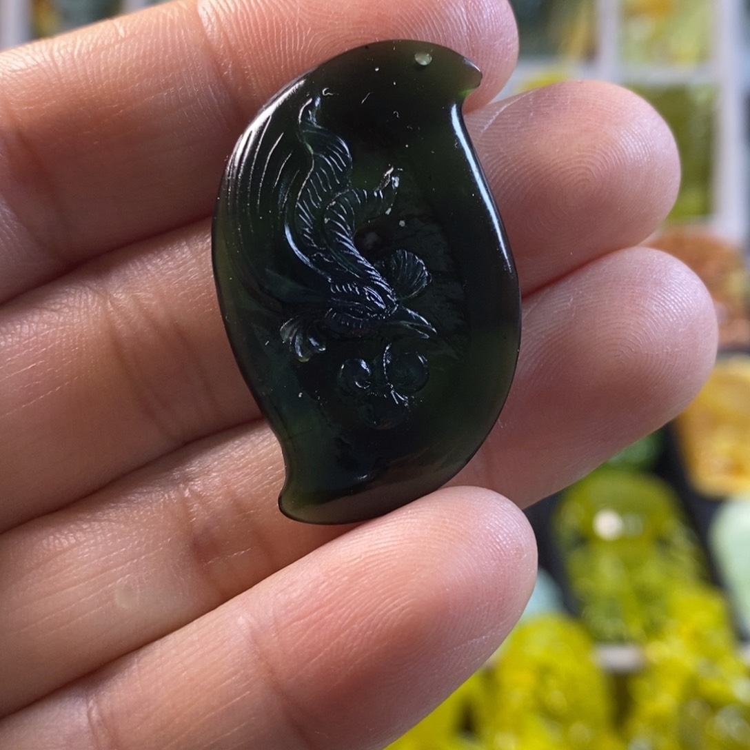 合金蛇纹石玉颈饰