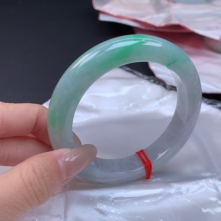 翡翠未镶嵌手镯57