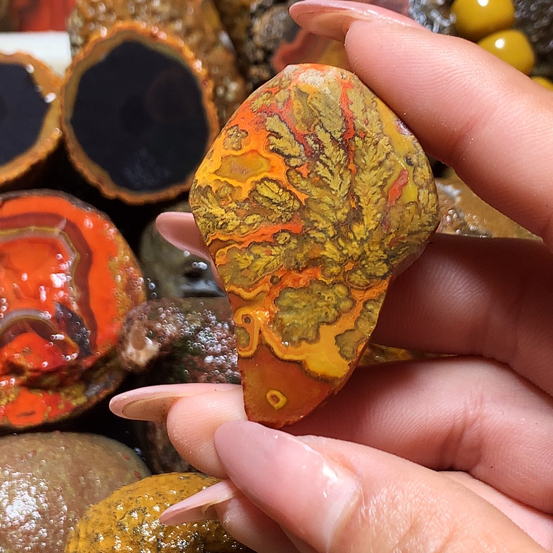 ⑧***玛瑙/玉髓未镶嵌珠宝半成品