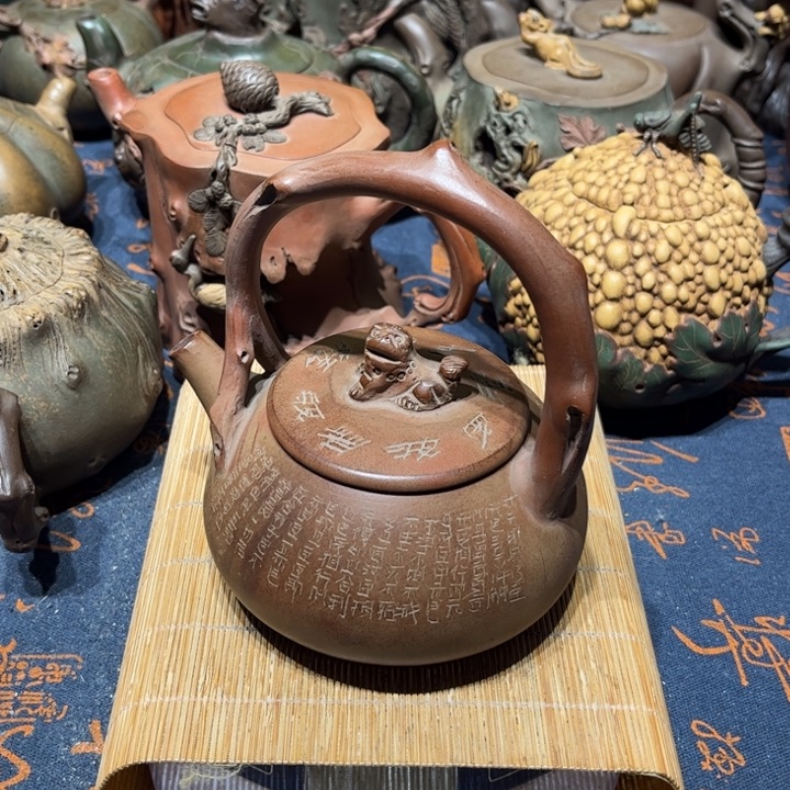 用***5紫砂茶壶紫砂。         