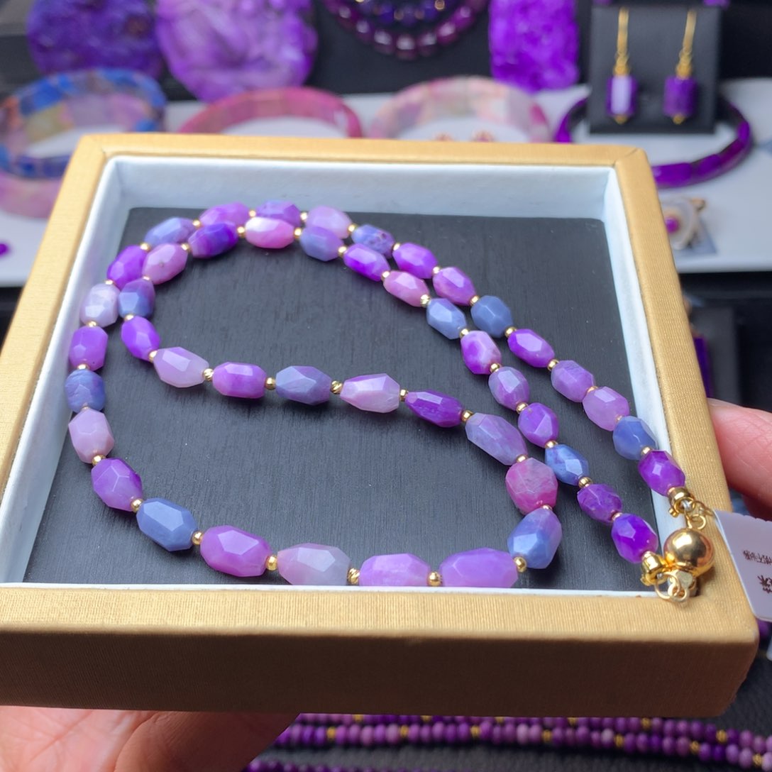 苏纪石（舒俱来）项链18K金镶嵌