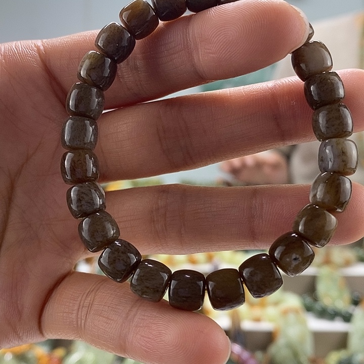 和田玉手链未镶嵌有瑕，多样性随机发一串