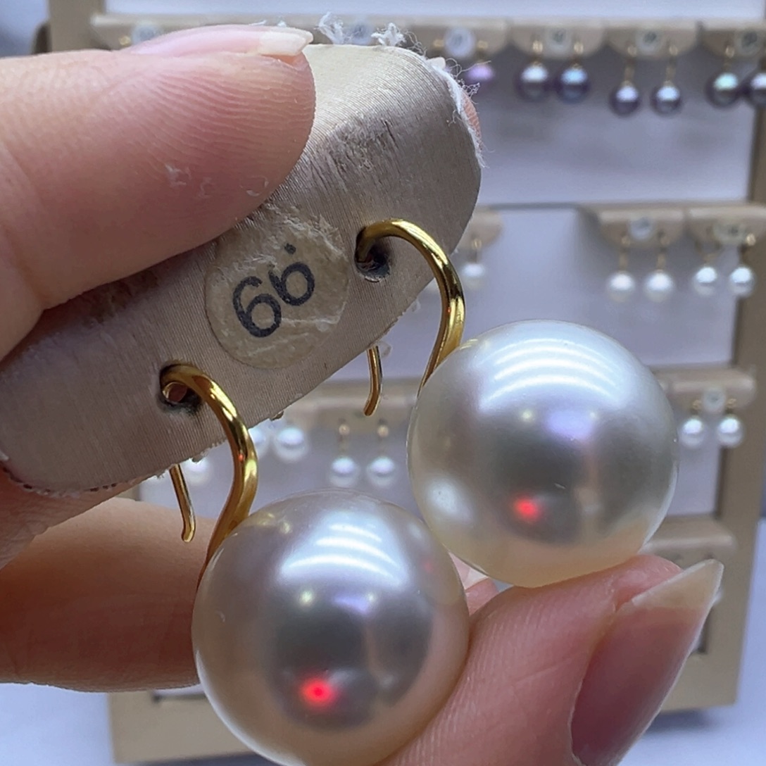 18K金镶嵌淡水珍珠耳饰