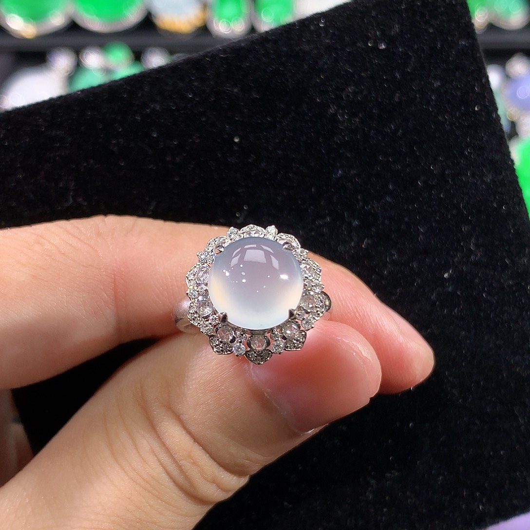 翡翠18K金镶嵌戒指