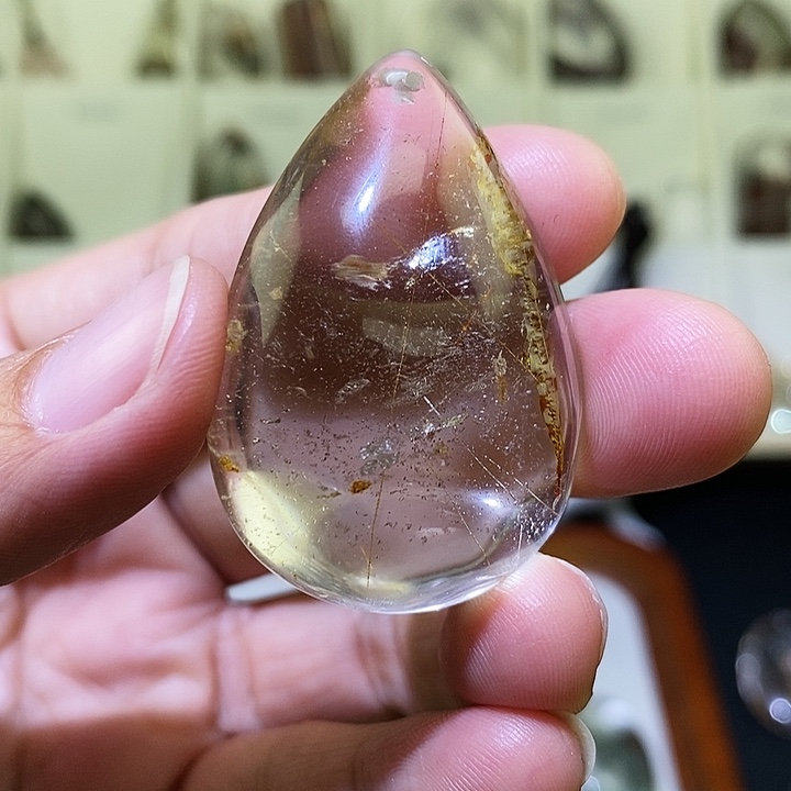 水晶吊坠(不含链)未镶嵌肉****?