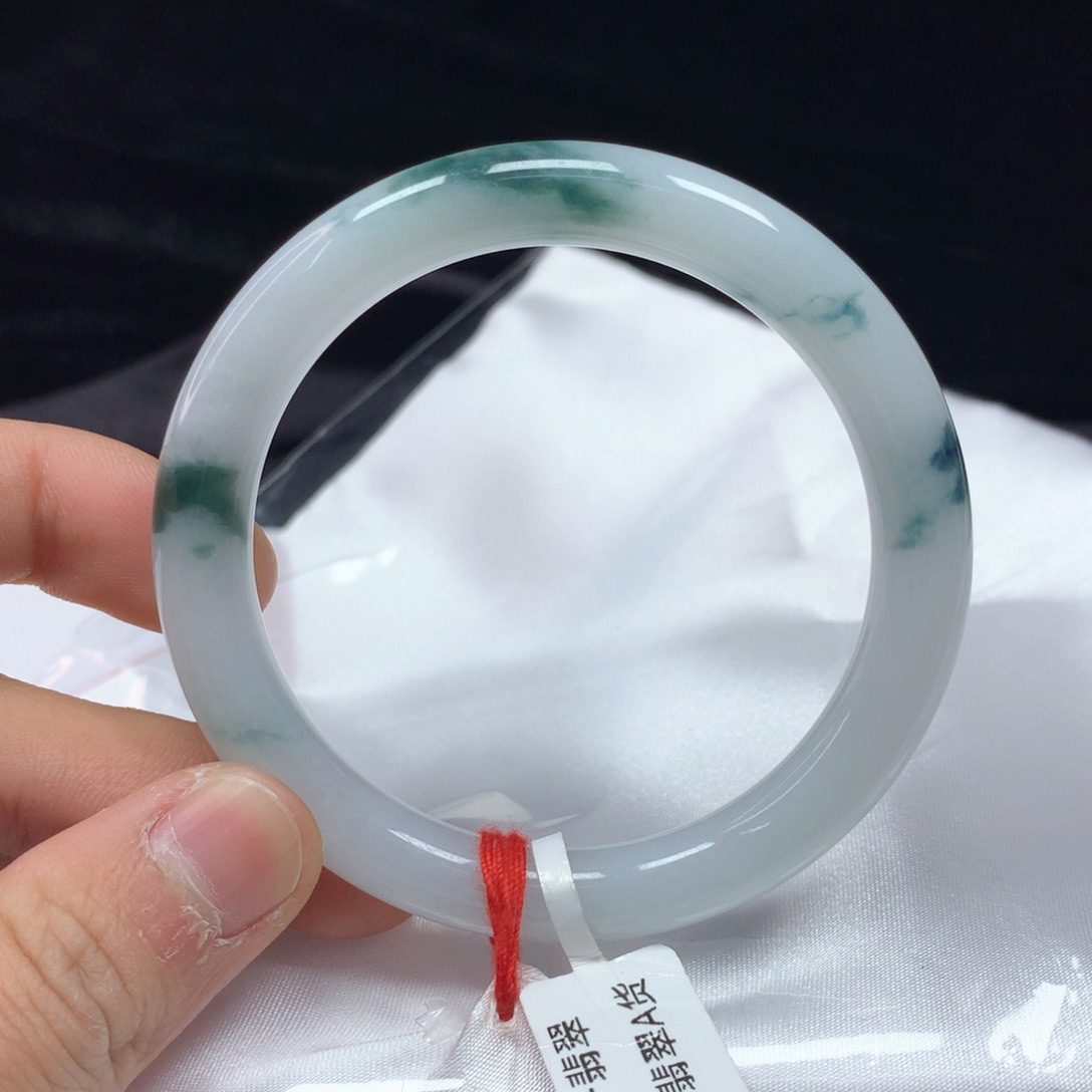 翡翠手镯（圆镯）未镶嵌55.2