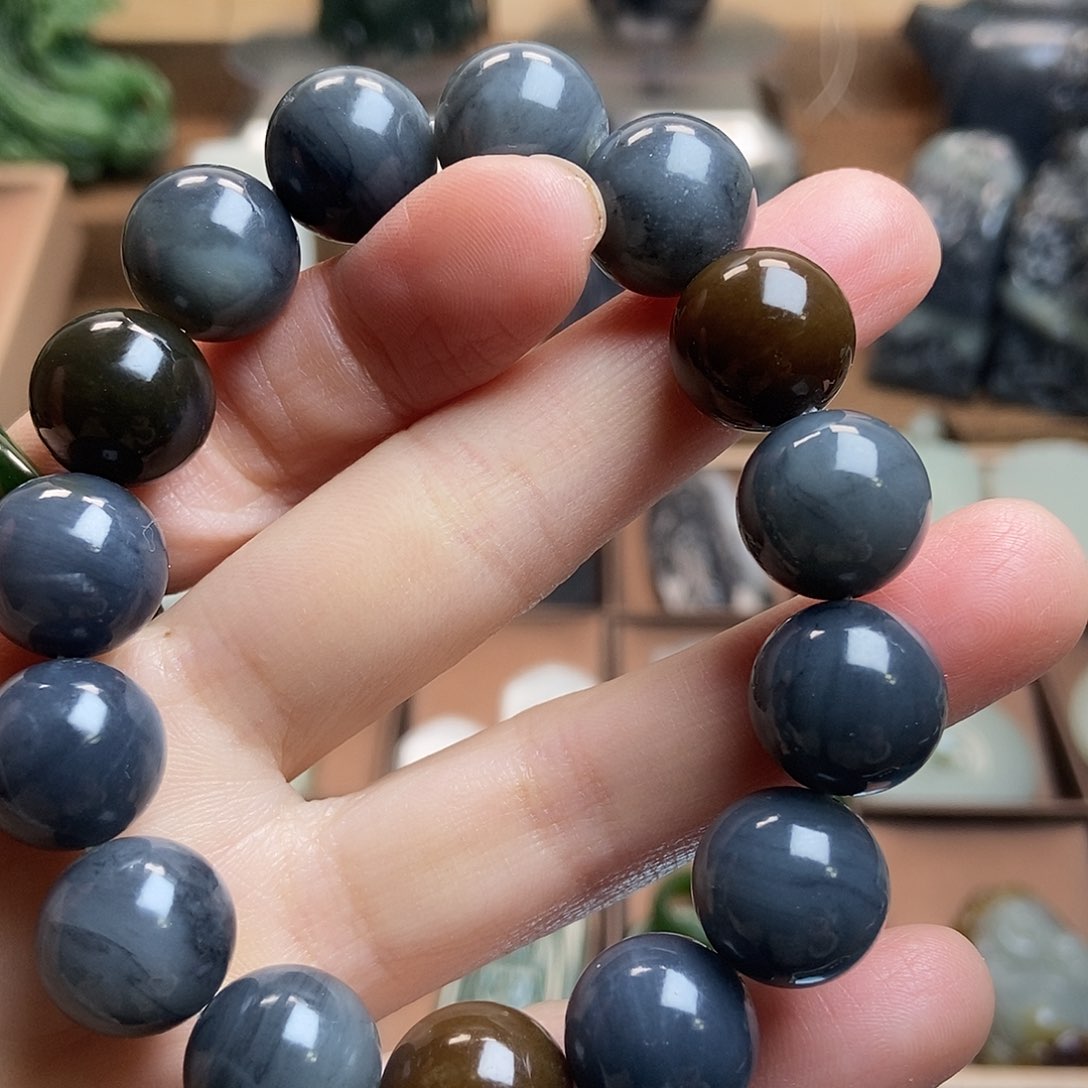 和田玉（糖玉）颈饰未镶嵌