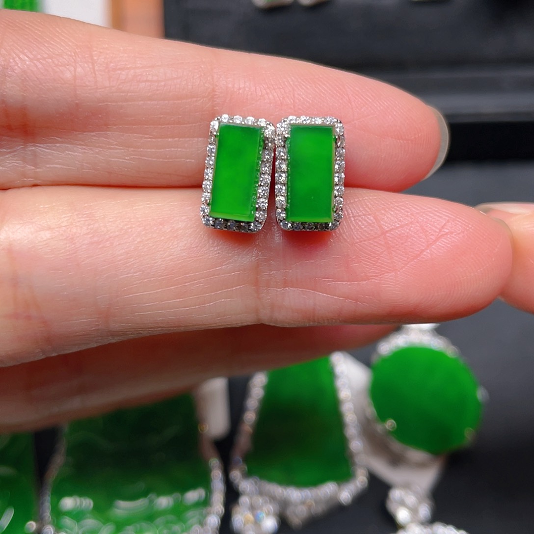 银S925镶嵌翡翠耳饰耳钉