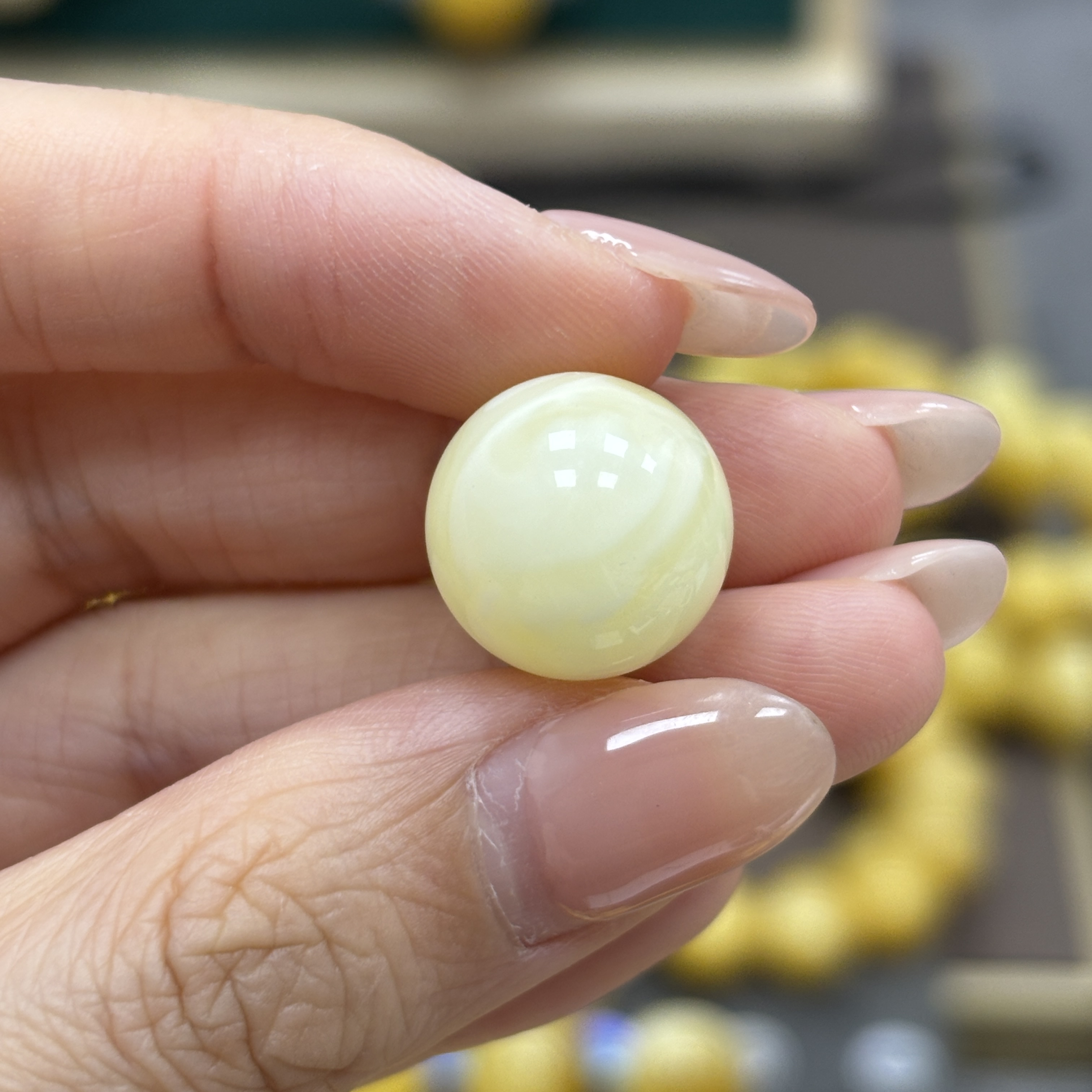 14.7mm带皮色· 小妖珠宝天然原矿琥珀蜜蜡