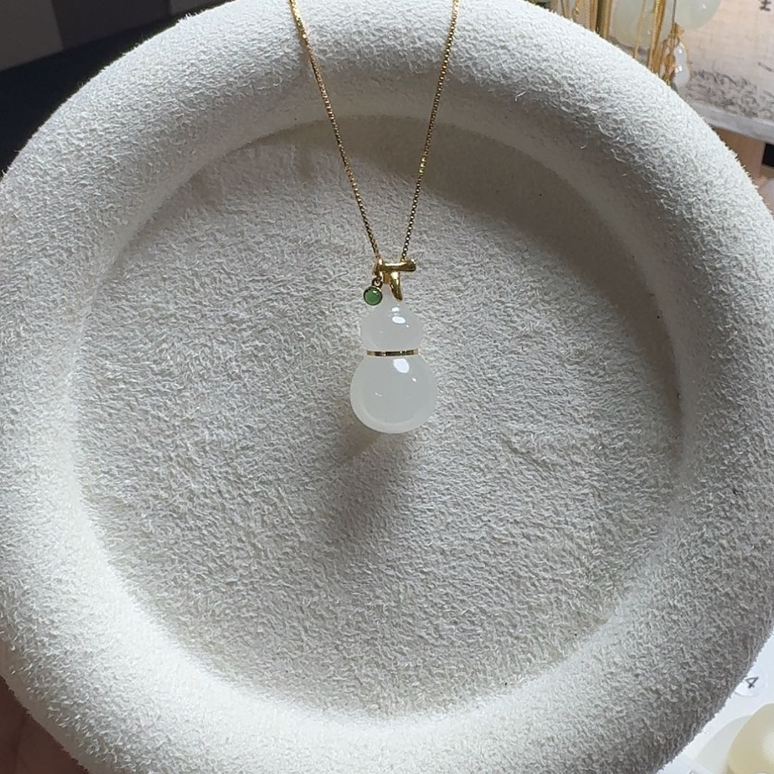 L***_和田玉18K金镶嵌吊坠(赠链)高冰白葫芦