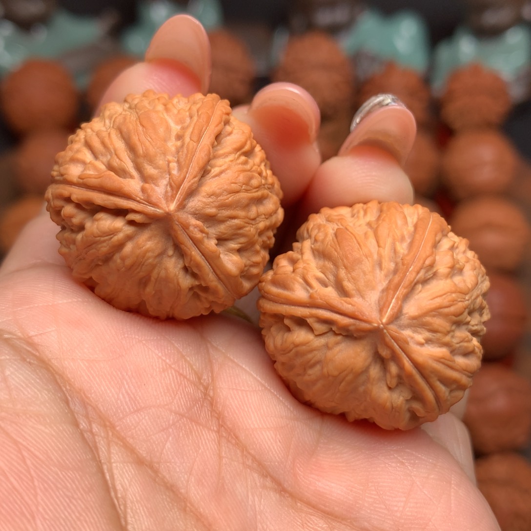 把件文玩核桃蚂蚁三棱