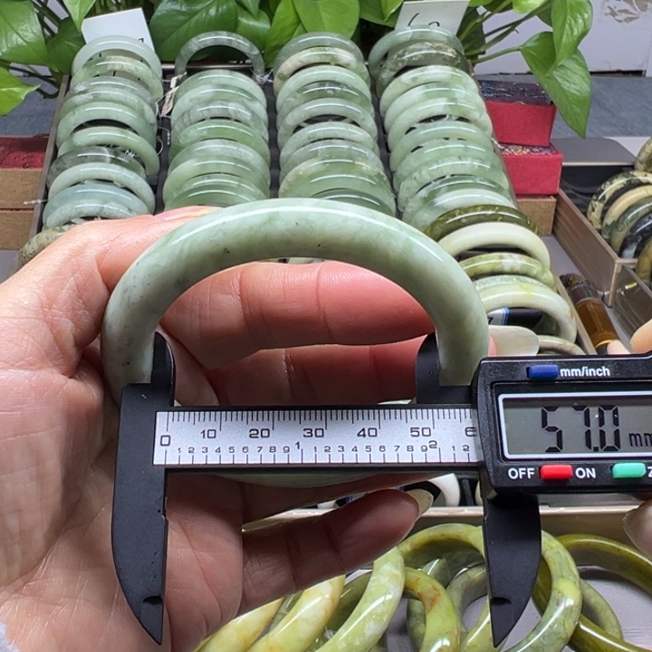 蛇纹石玉未镶嵌手镯87