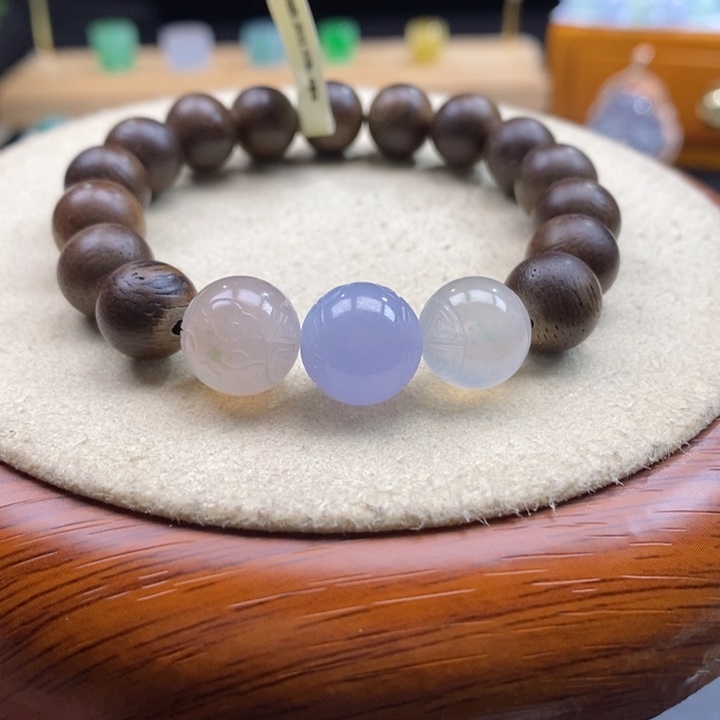 沉香木手串翡翠冰雕刻珠手串