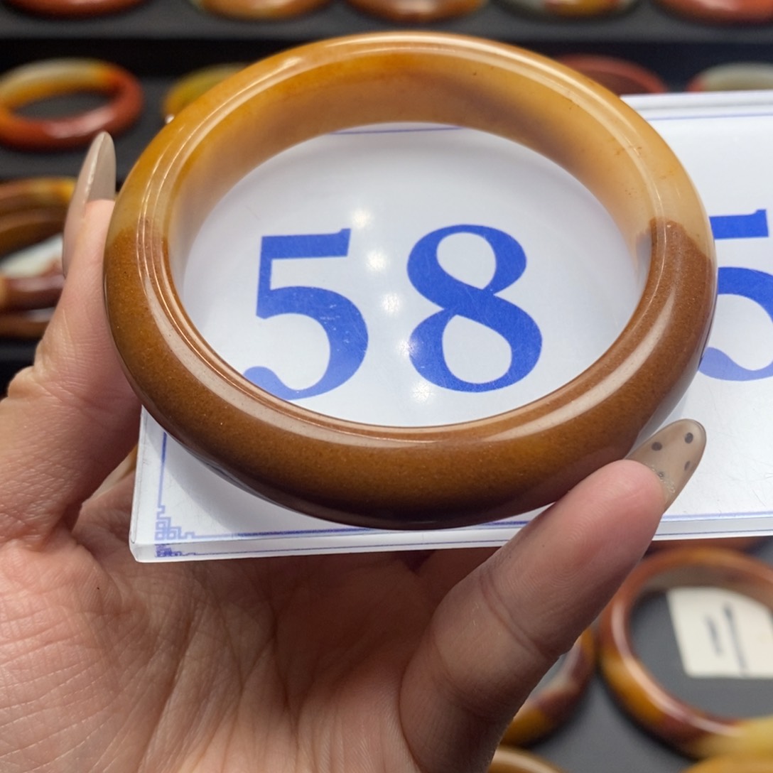 石英质玉（黄龙玉）手镯未镶嵌