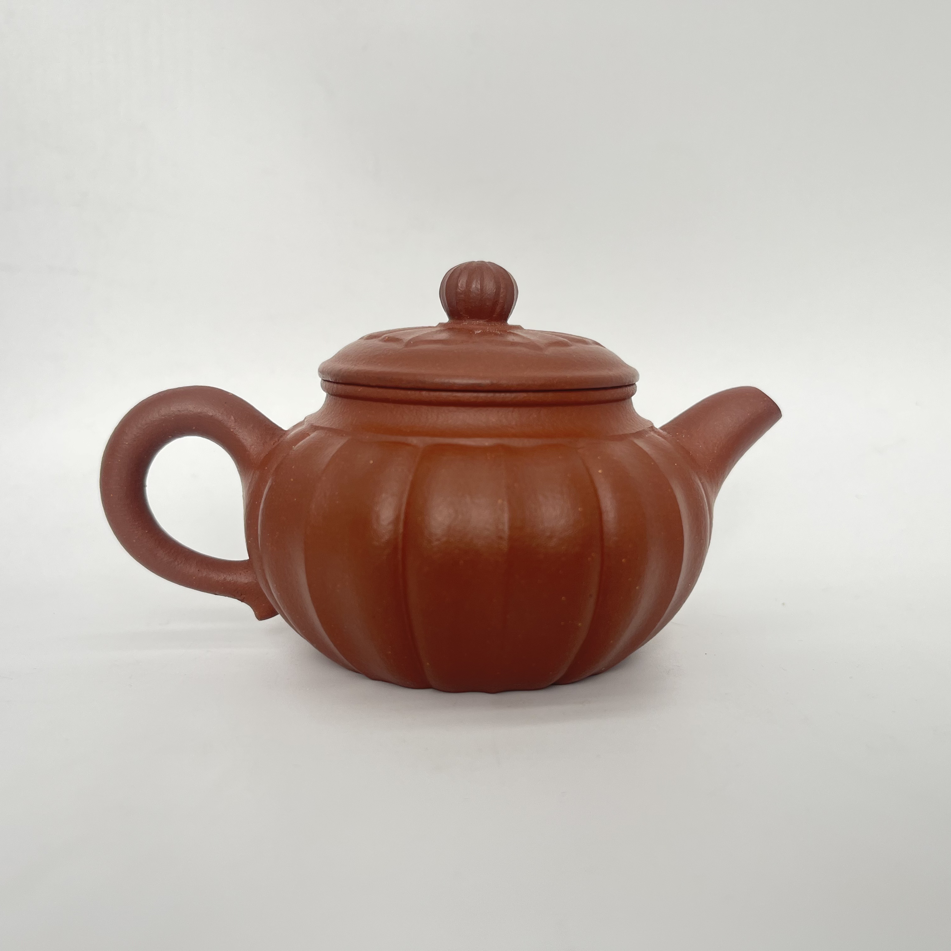 宜兴紫砂紫泥小菱花150cc纯手工精美筋纹器
