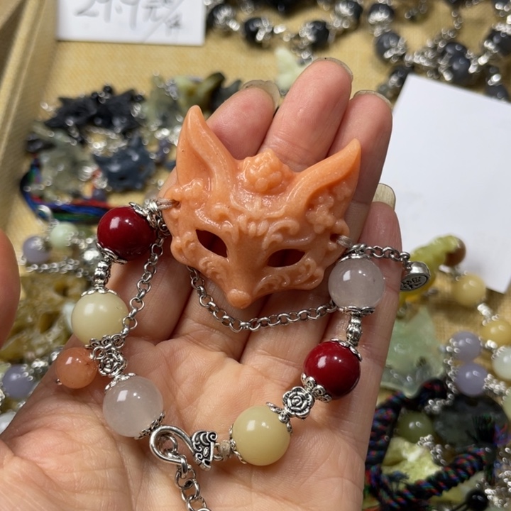 宝****蛇纹石玉合金颈饰