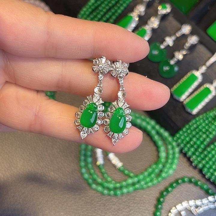 翡翠18K金镶嵌挂件钱袋子耳饰