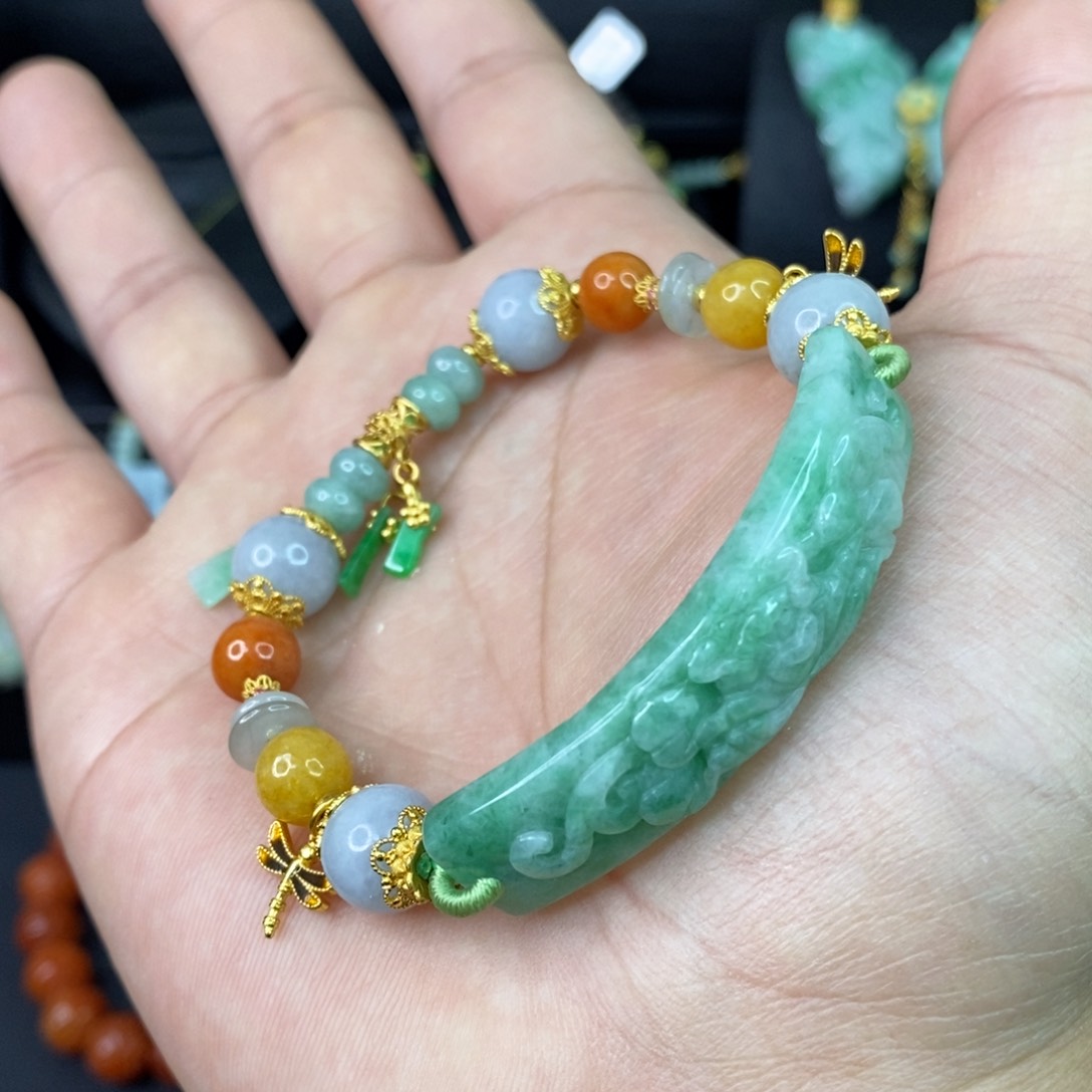 颈饰未镶嵌翡翠手链