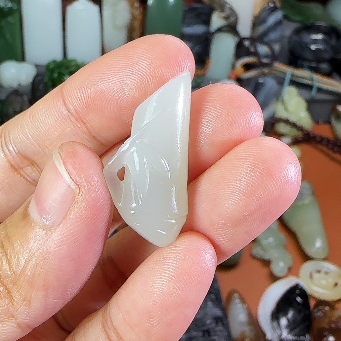 和田玉颈饰未镶嵌