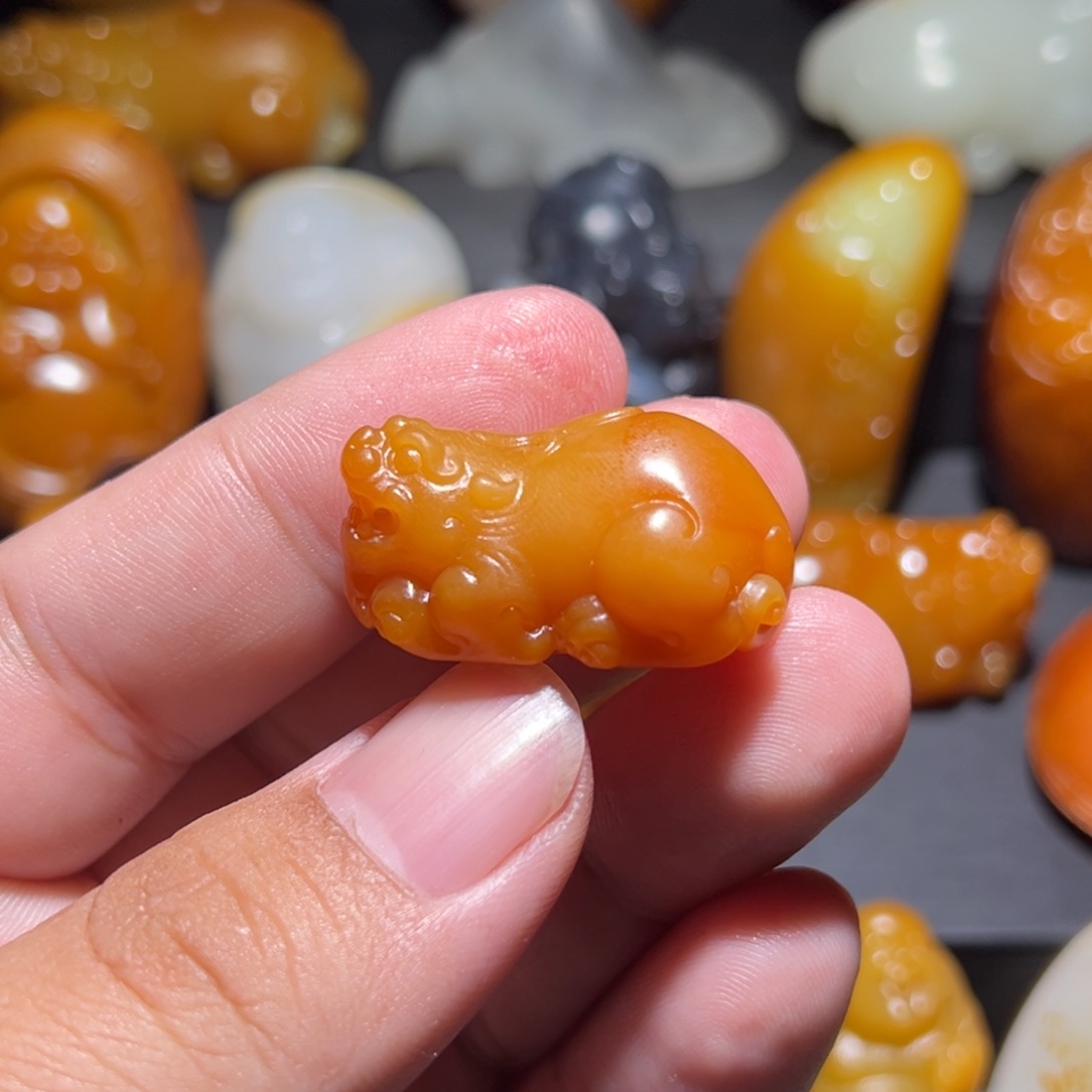 d***3和田玉未镶嵌颈饰