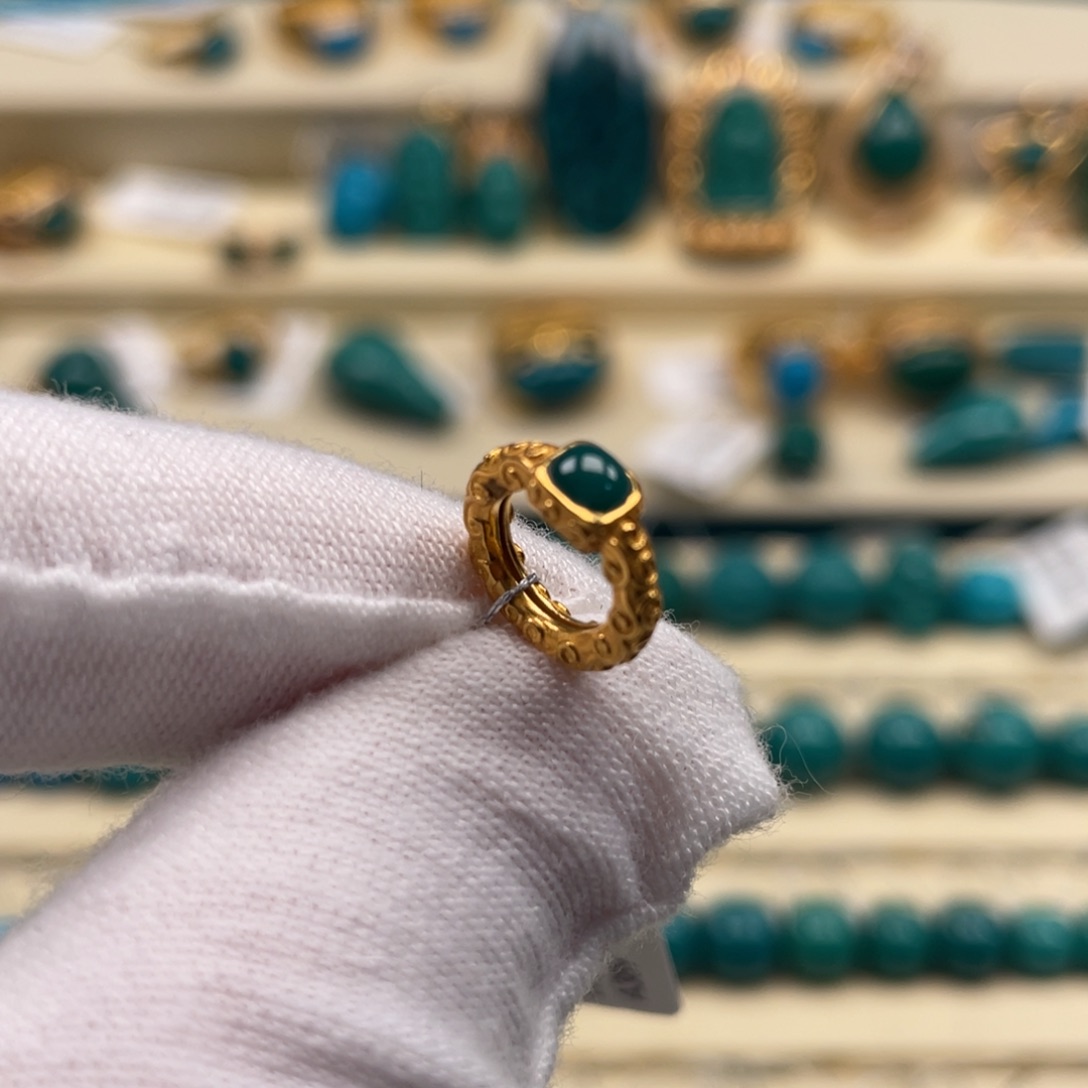 18K金镶嵌绿松石珠宝奇石