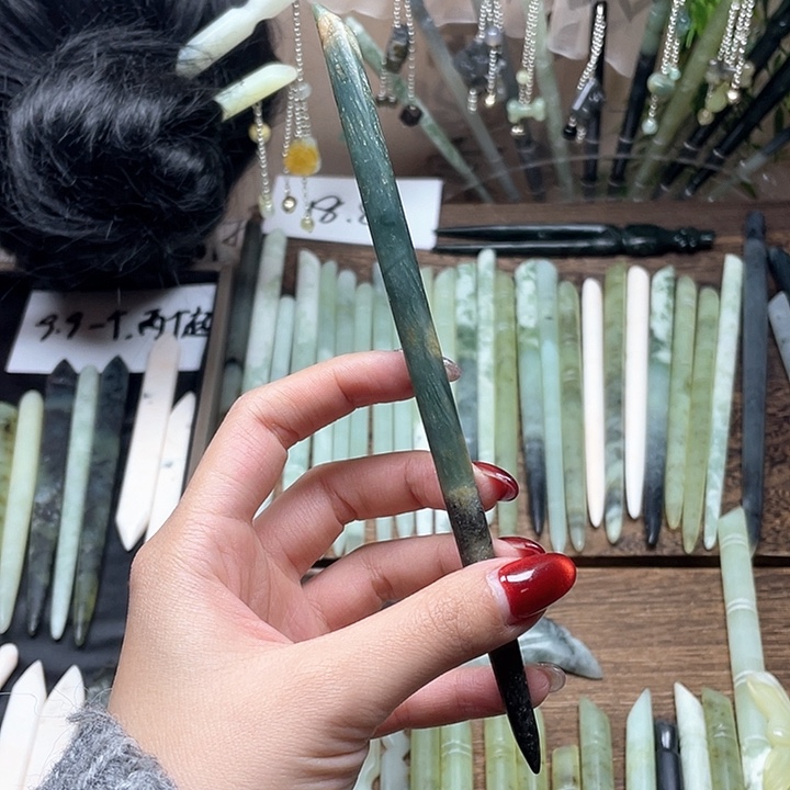 蛇纹石玉发饰合金介**?