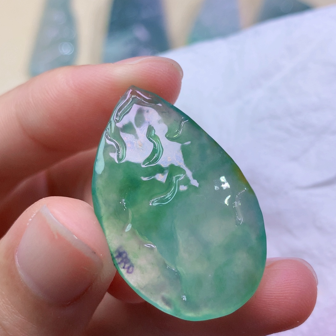 翡翠未镶嵌吊坠(赠链) 2794