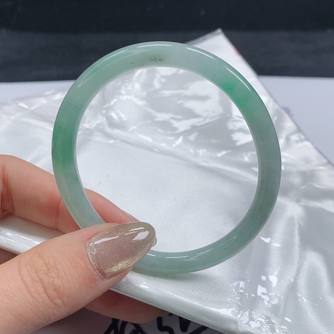 【闪购商品】翡翠手镯（贵妃镯）未镶嵌360号