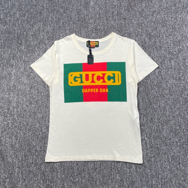95新 GUCCI/古驰 4782/米白色Logo印花短袖/XS码/97新/轻微污渍
