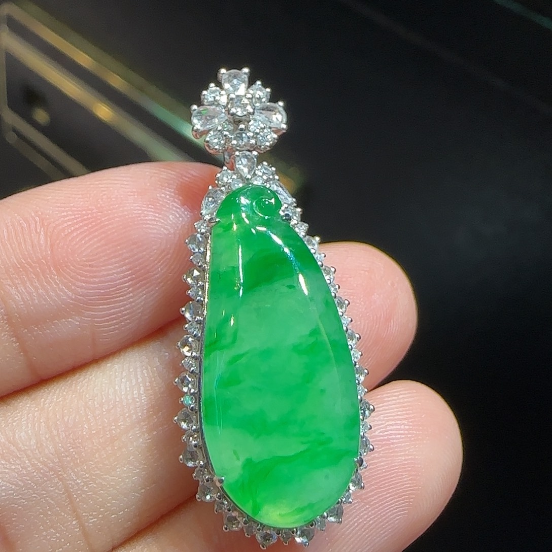 翡翠18K金镶嵌吊坠(不含链)福豆