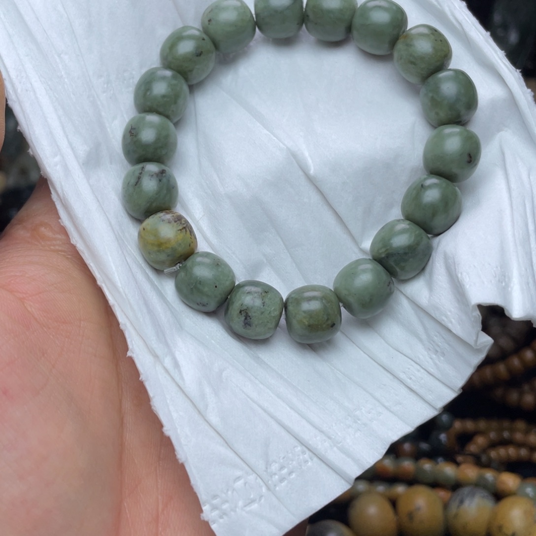 岫岩河磨玉（透闪石质玉）未镶嵌颈饰13×12