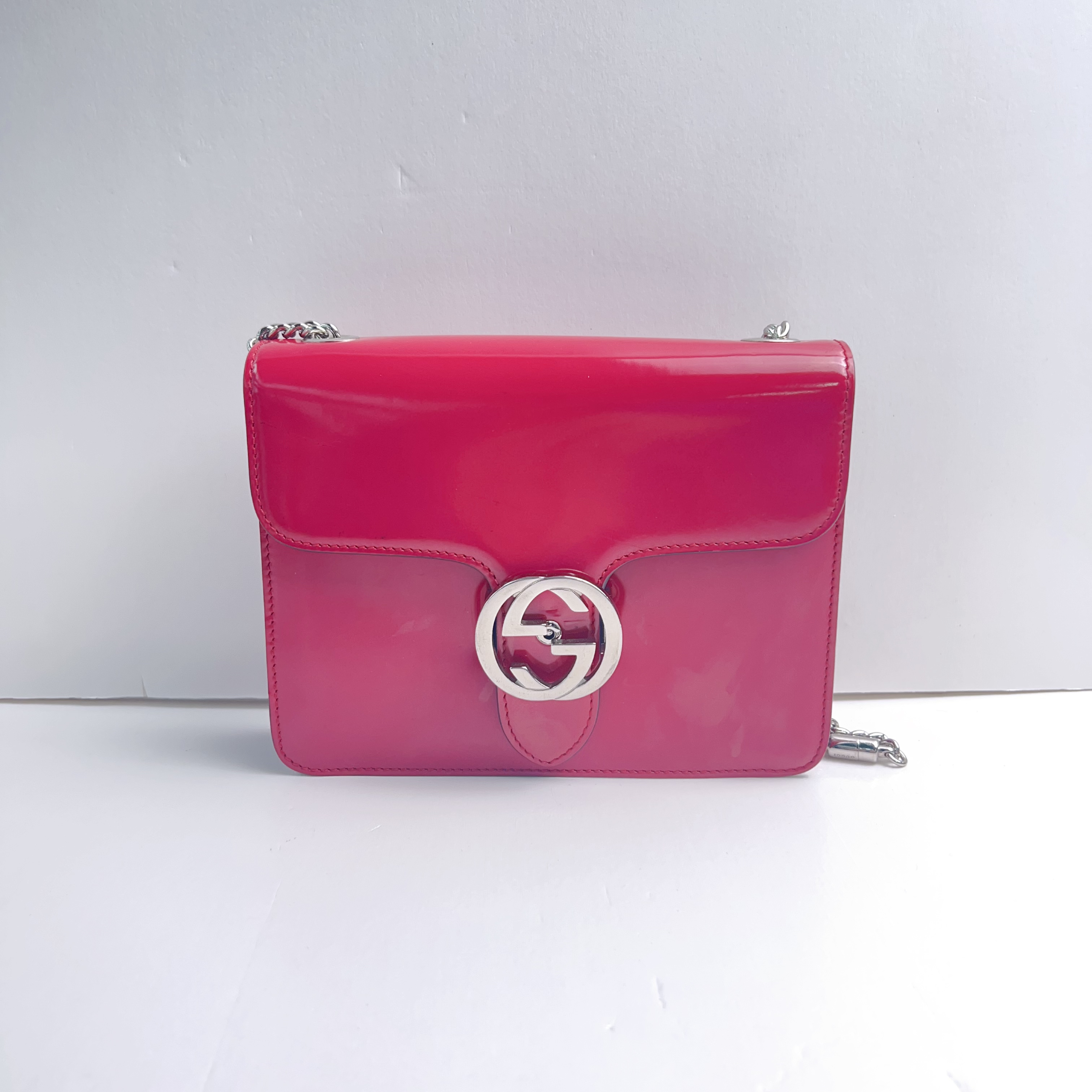 95新 GUCCI/古驰 古驰玫红色风琴小号斜挎包