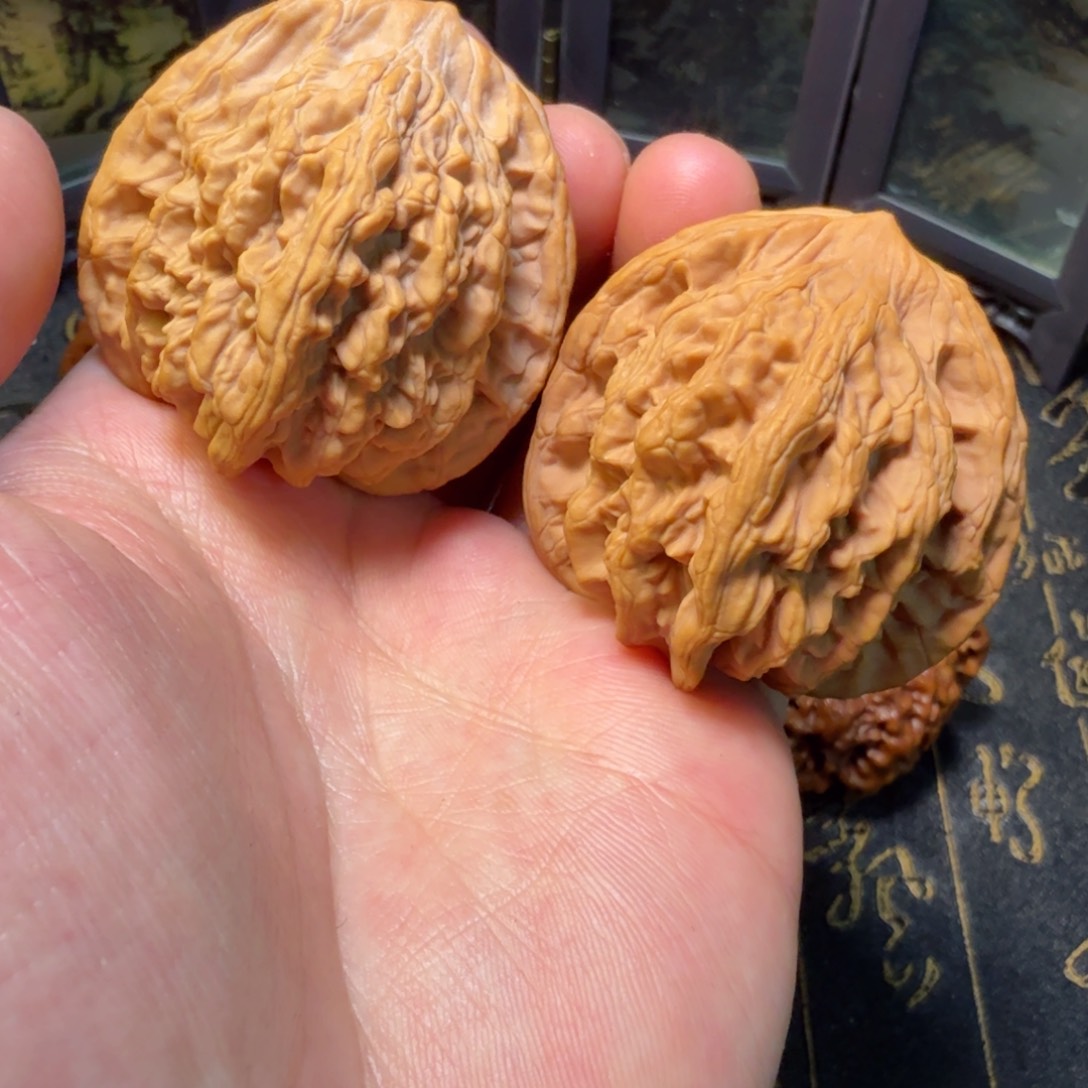 文玩核桃吊坠粗筋虎头45