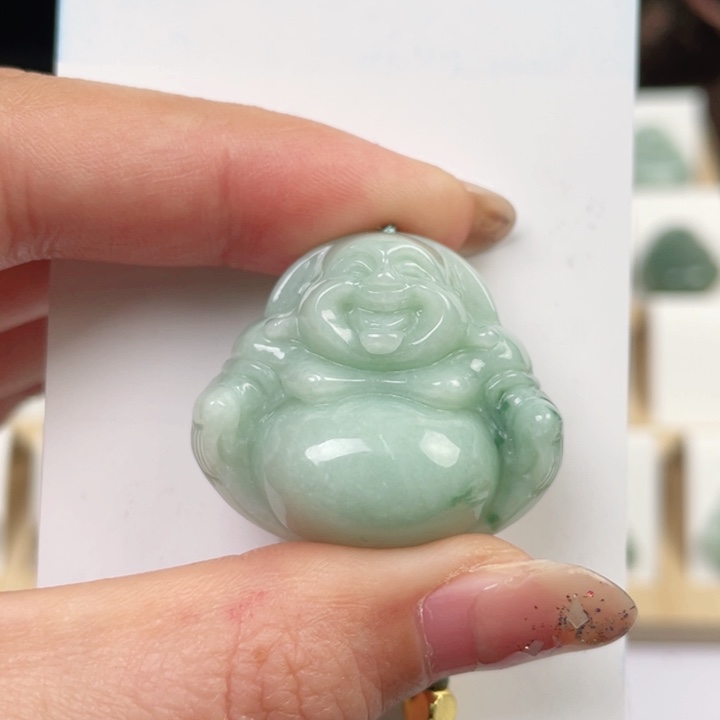 翡翠颈饰未镶嵌佛公