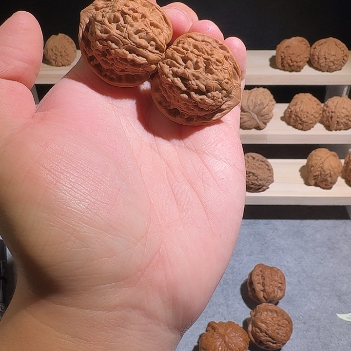 ｀***n大叶紫檀（黑酸枝木类）