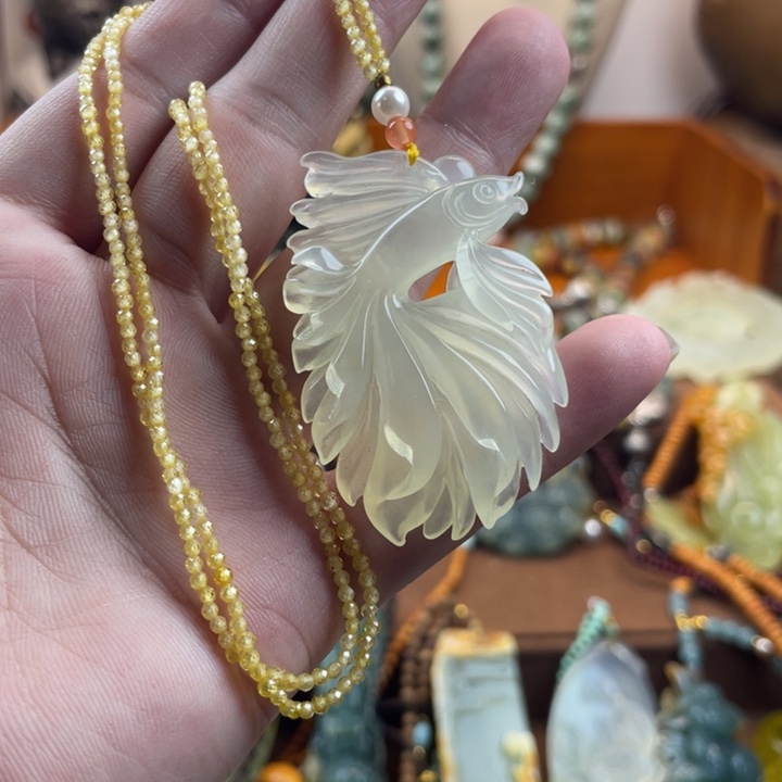 蛇纹石玉未镶嵌吊坠