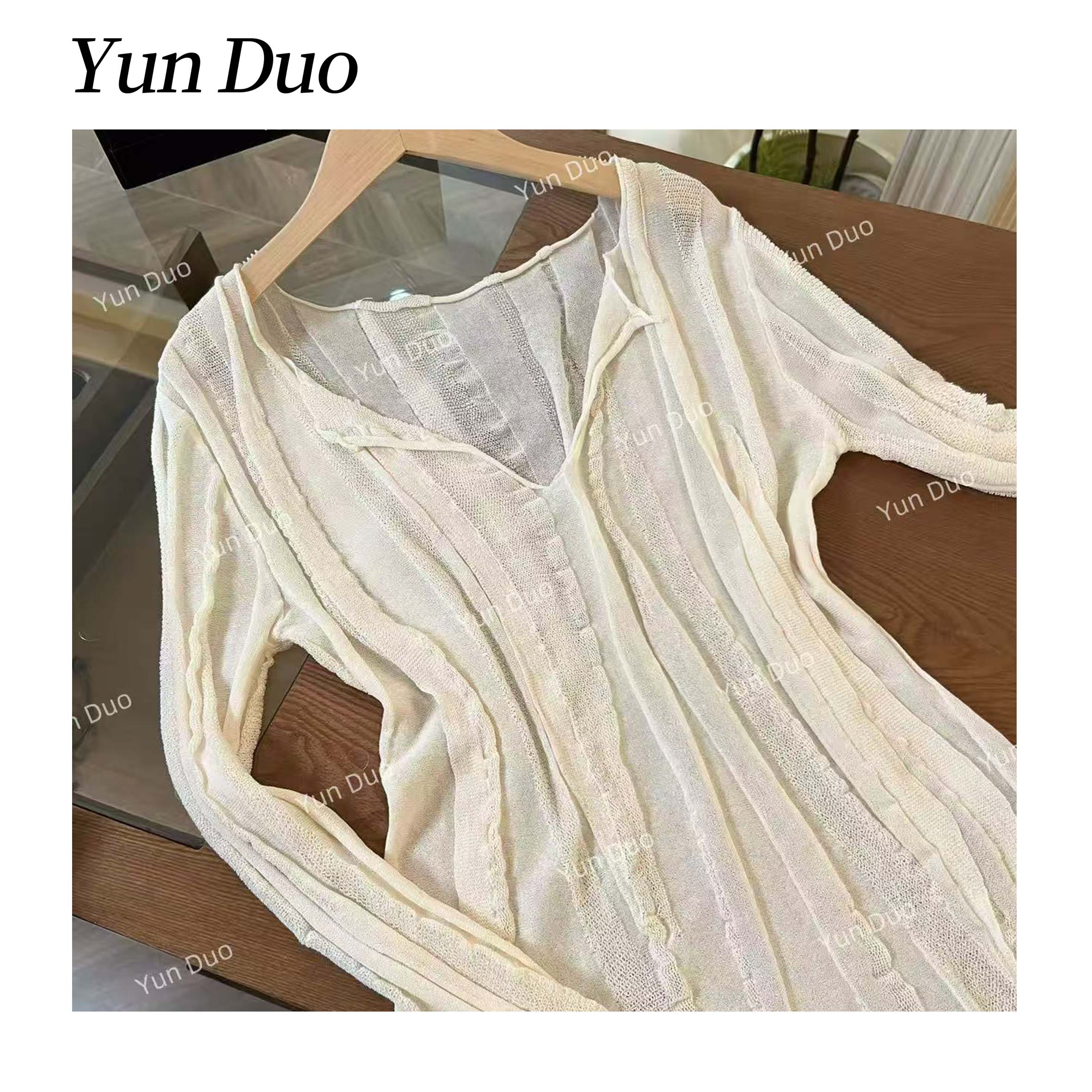 云朵定制 褶皱立体花边镂空v领长袖T恤LC59