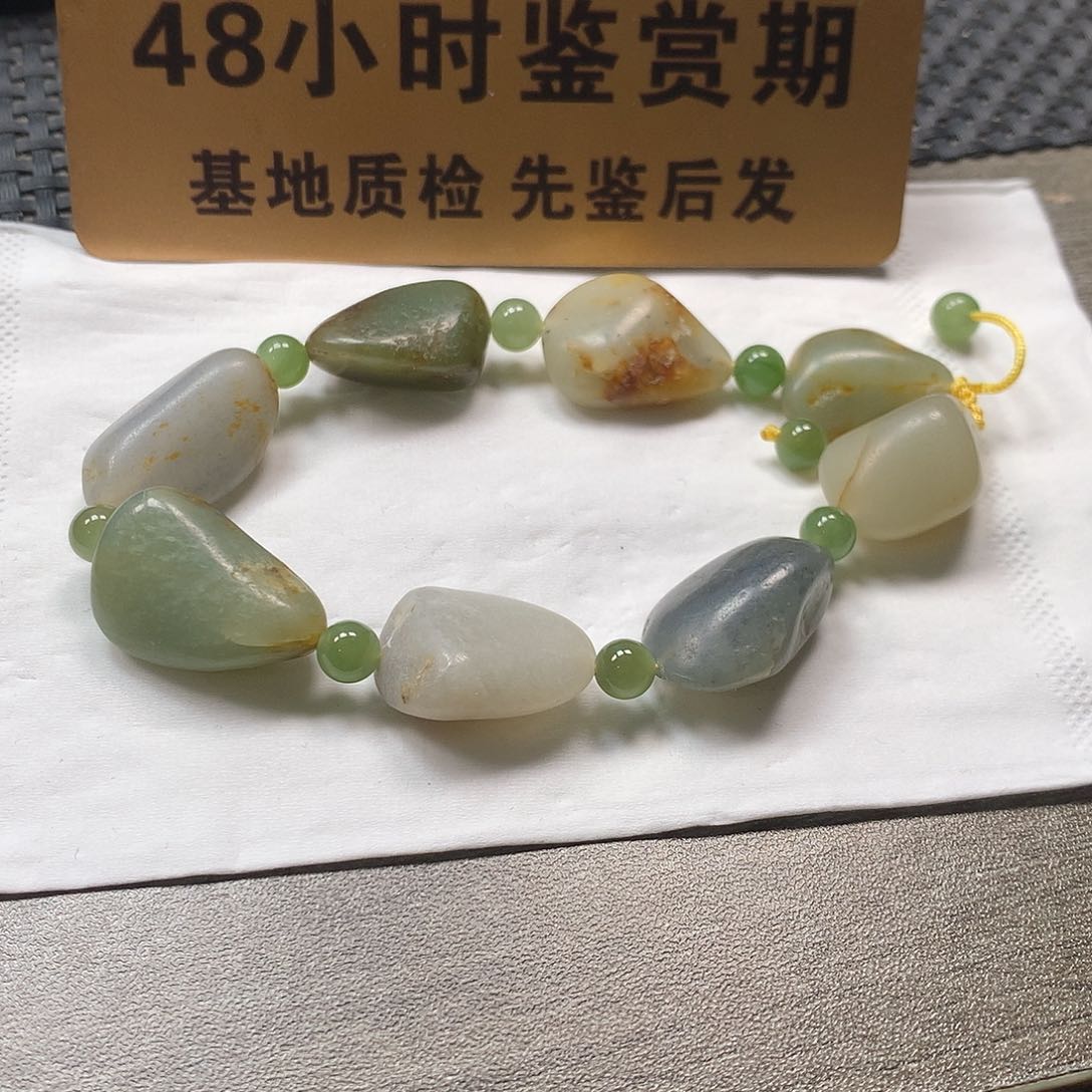 颈饰未镶嵌和田玉籽串