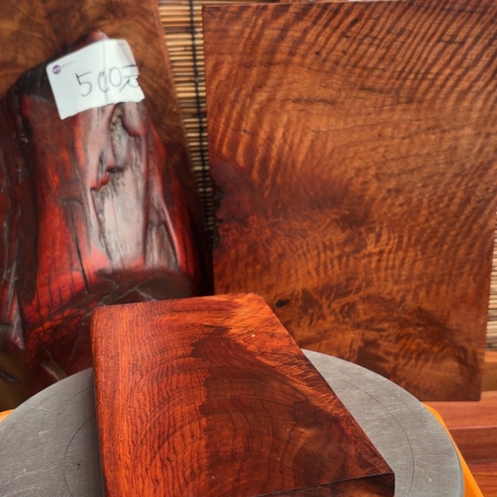 沙***漠大叶紫檀（黑酸枝木类）