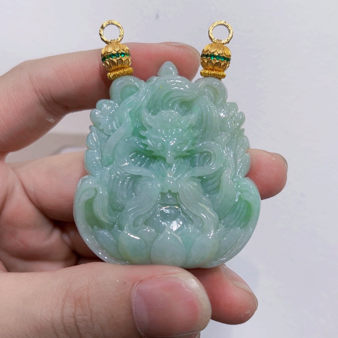 翡翠未镶嵌吊坠(赠链)M****宝代编织