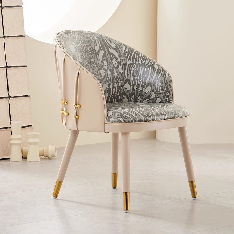 现代轻奢简约白蜡木实木餐椅高端侘寂风北欧极简超纤皮真皮椅凳子